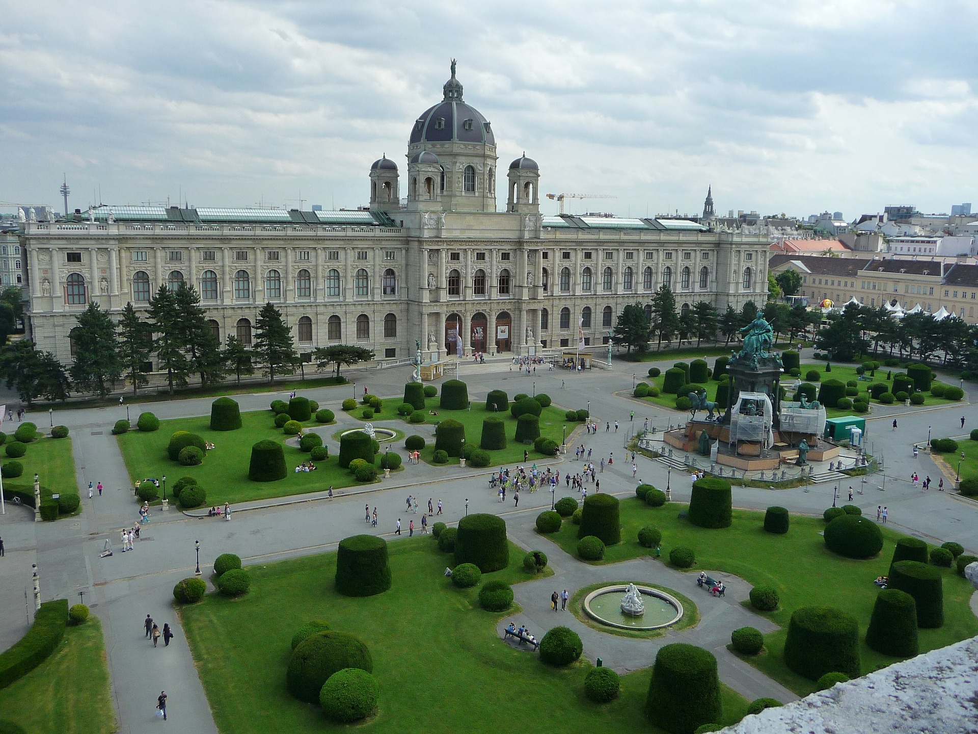 Tour through Vienna - view Art History Museum