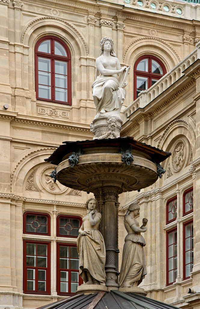 Brunnen vor der Staatsoper Wien, der linke Brunnen